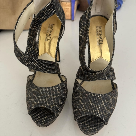 Michael kors stiletto heels ( used ) - Picture 2 of 4